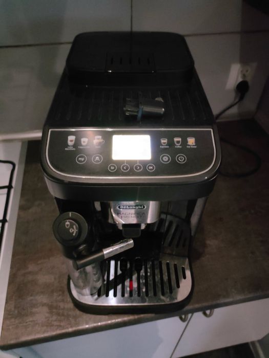 Ekspres delonghi model ecam 310.60 B