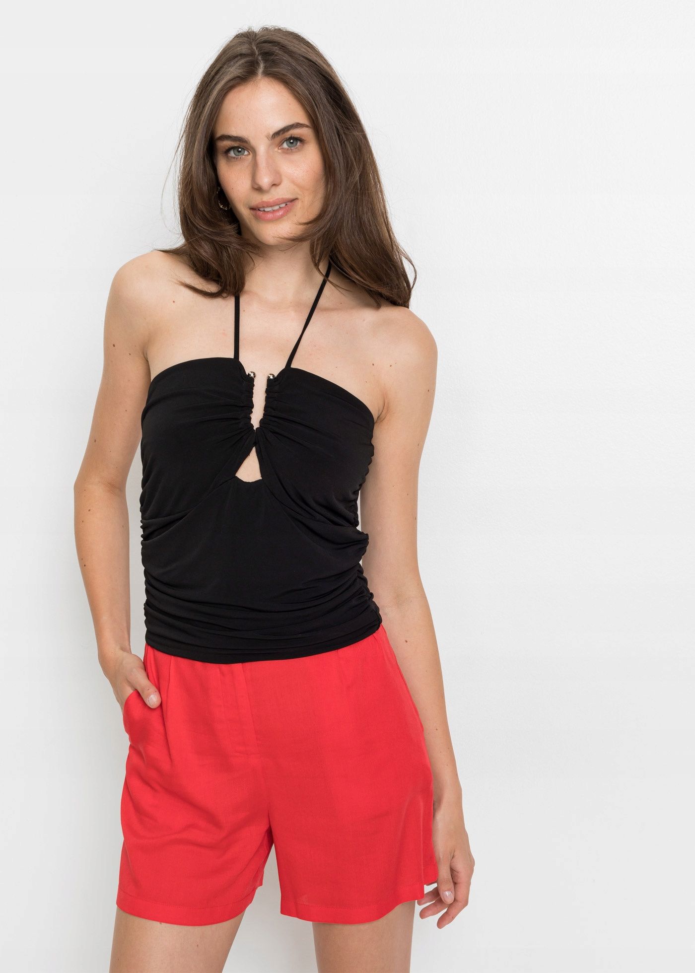 B.P.C top krótki sexy z marszczeniem czarny 40/42.