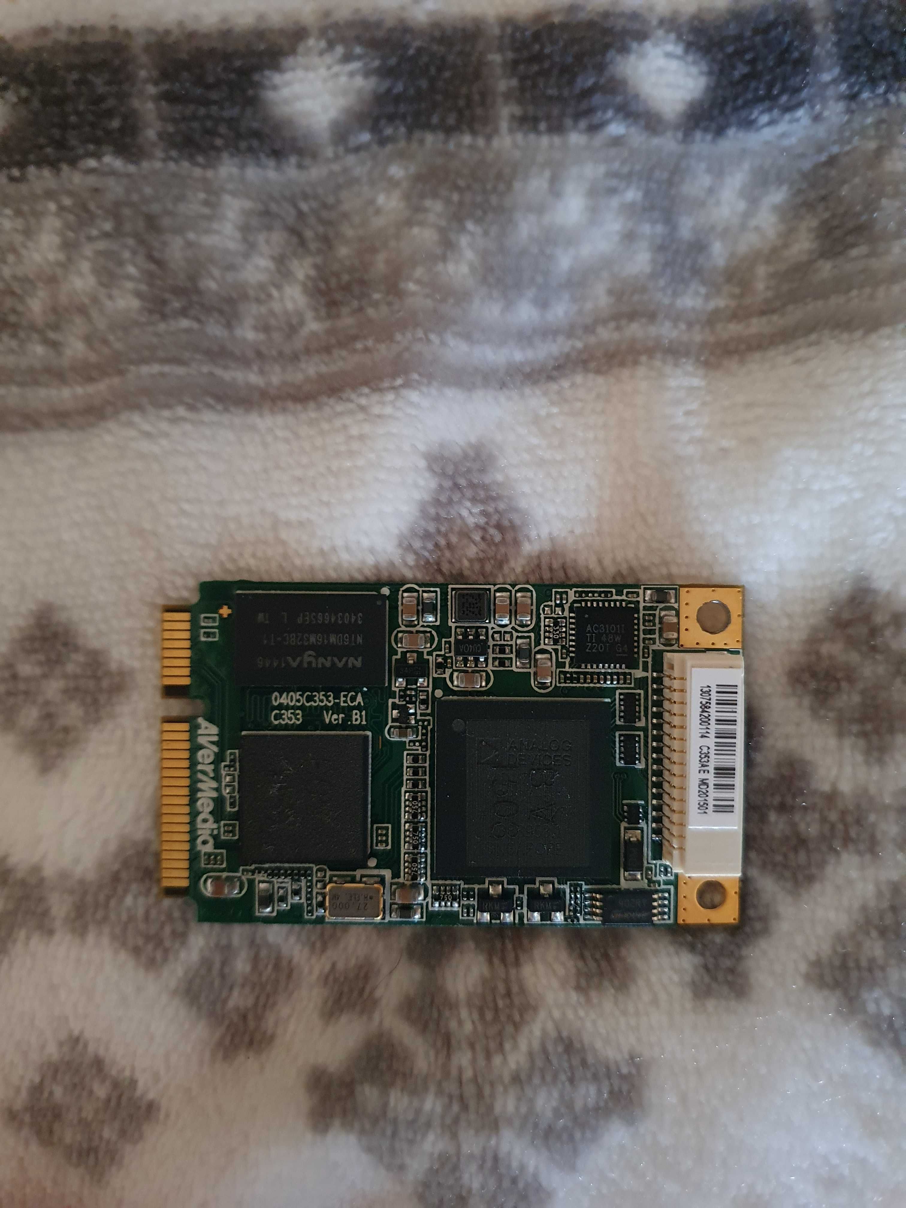 AVerMedia C353 MiniPCIe Placa Captura