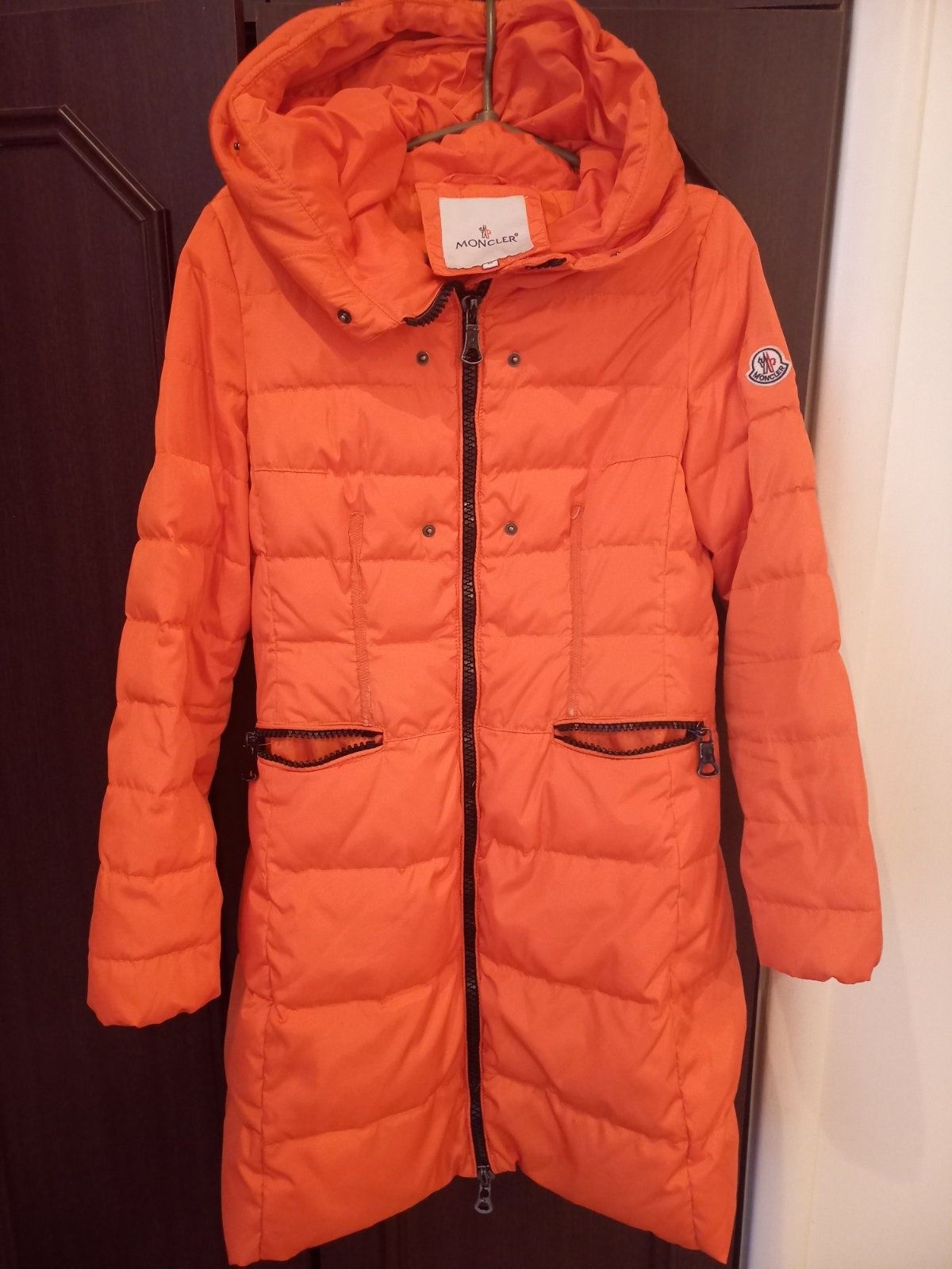 Плащ женский кожаный,пуховик moncler