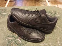 Футзалки Nike Tiempo  (оригинал) фирменные  размер-39 стелька- 25см