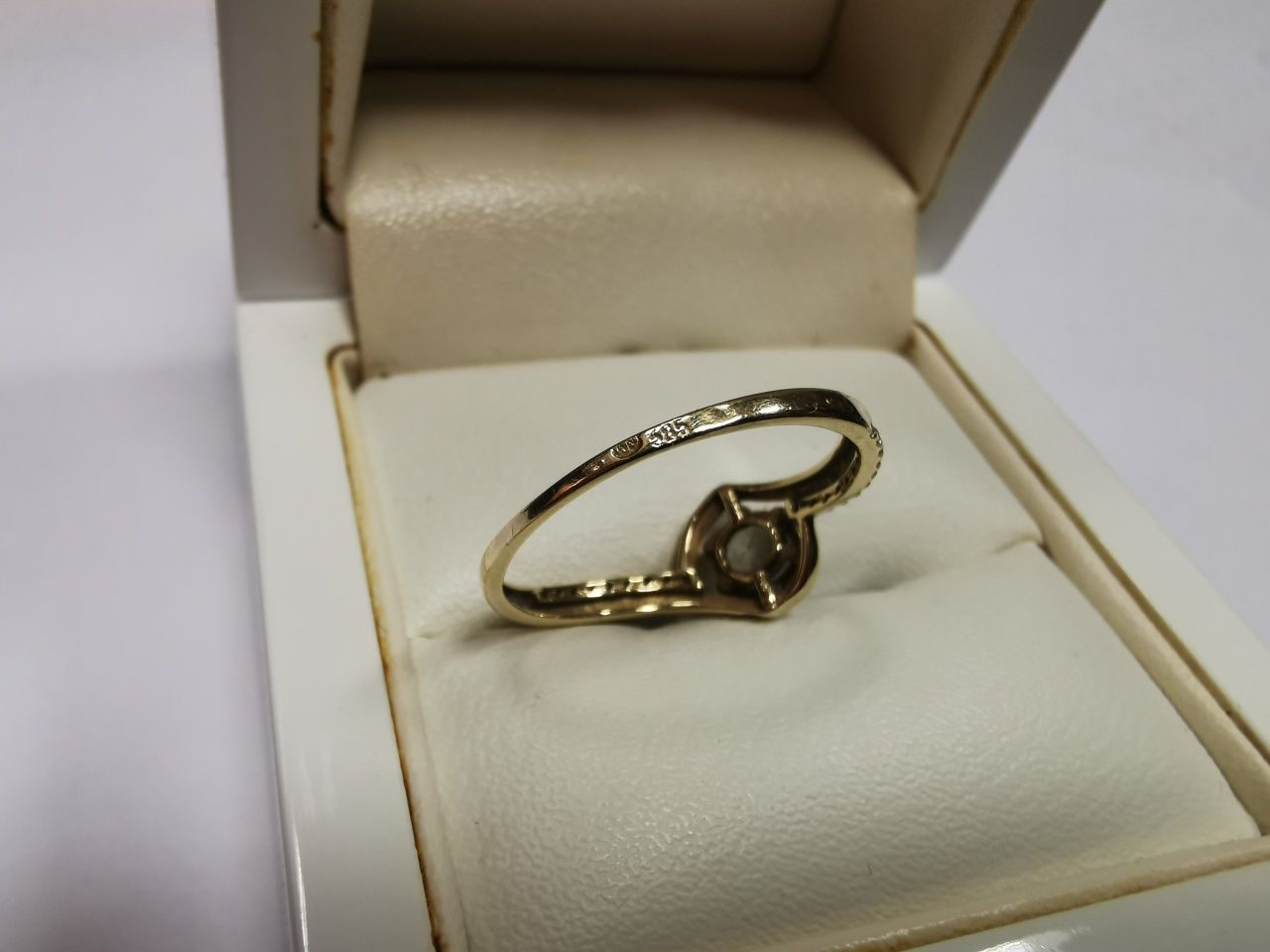Złoty piekny pierścionek PR585 R18 w 1.71G Okazja