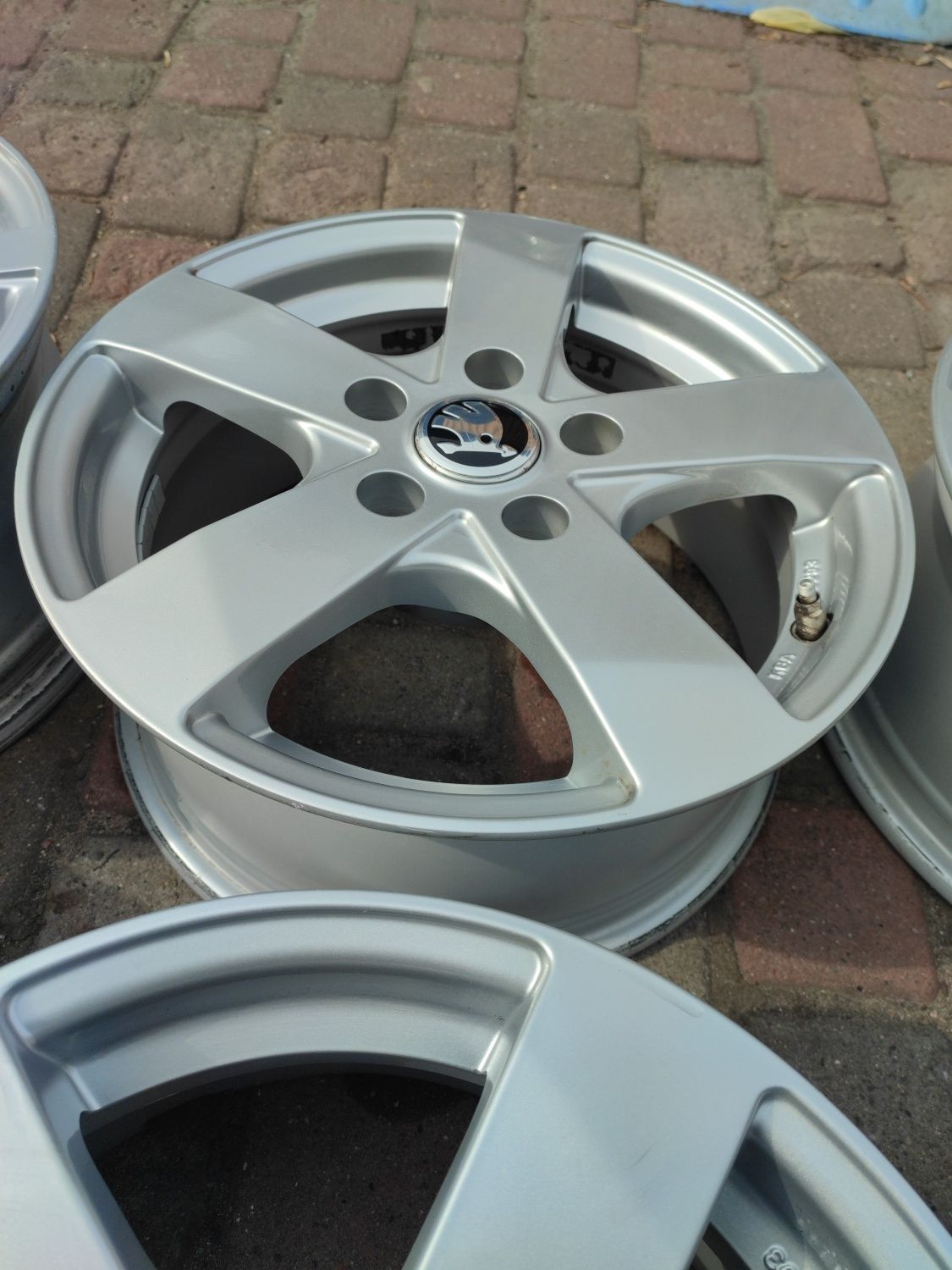 Felgi aluminiowe 15 Volkswagen Audi Seat Skoda 5x112