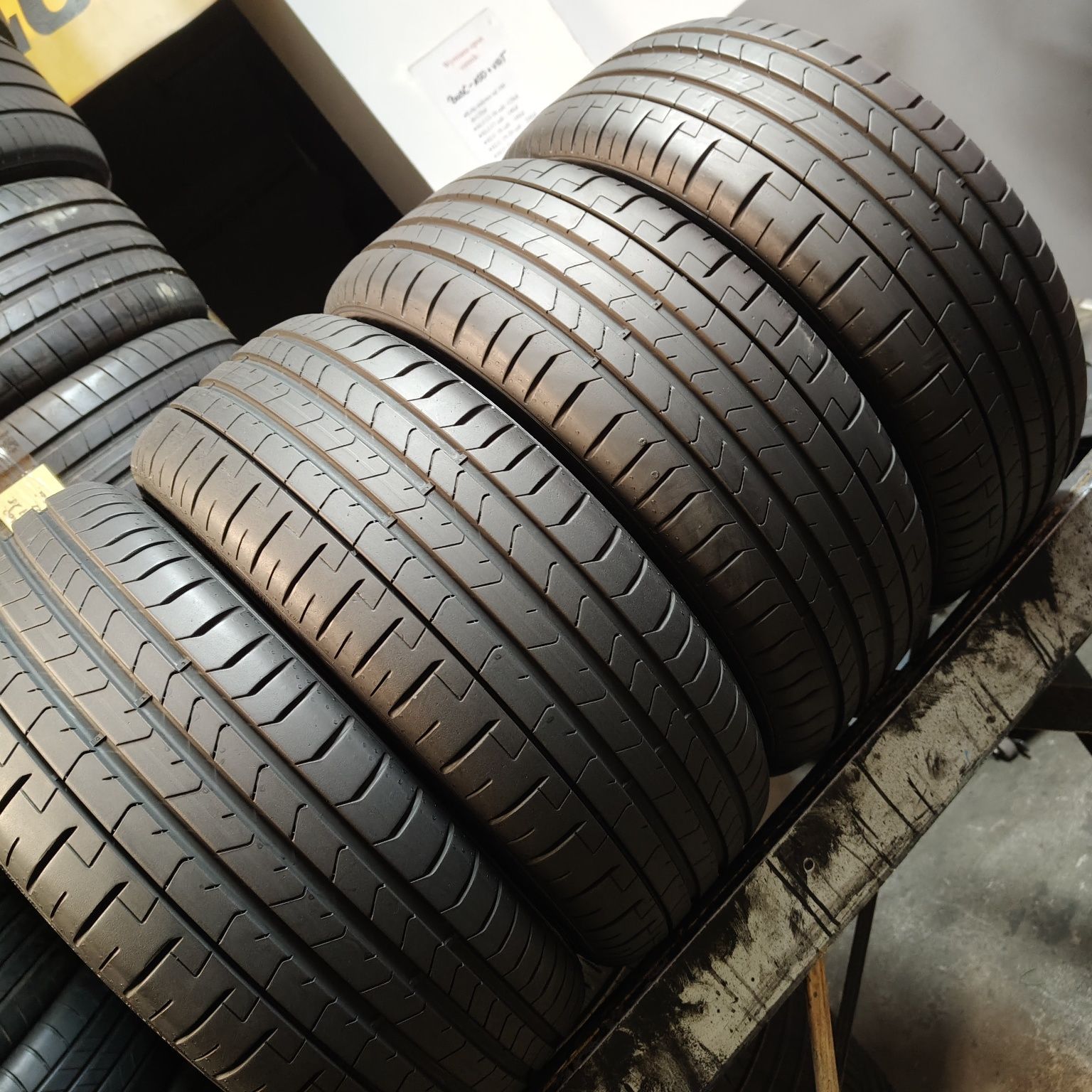 205/40/18 XL Sprzedam komplet opon letnich Pirelli P Zero