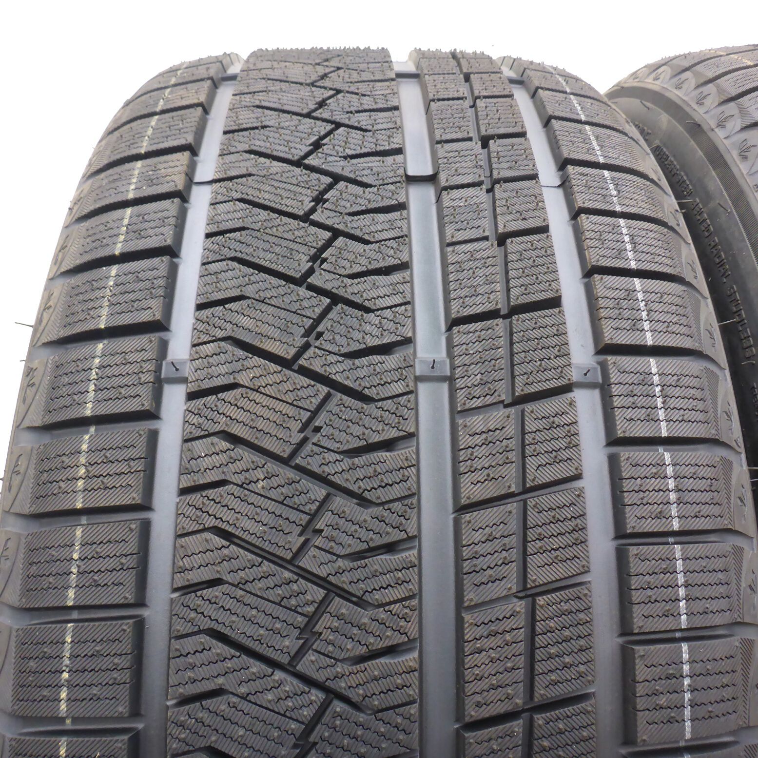 Opony 275/35/20 Triangle 275/35R20 102V XL Zimowe 2024 Nieużywane