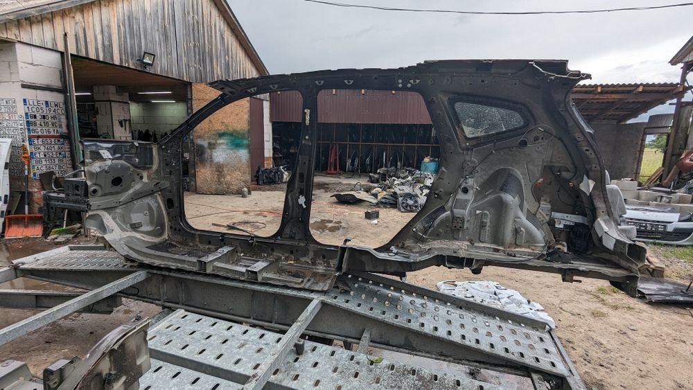 Чвертка ланжерон стойка поріг Nissan Qashqai j10