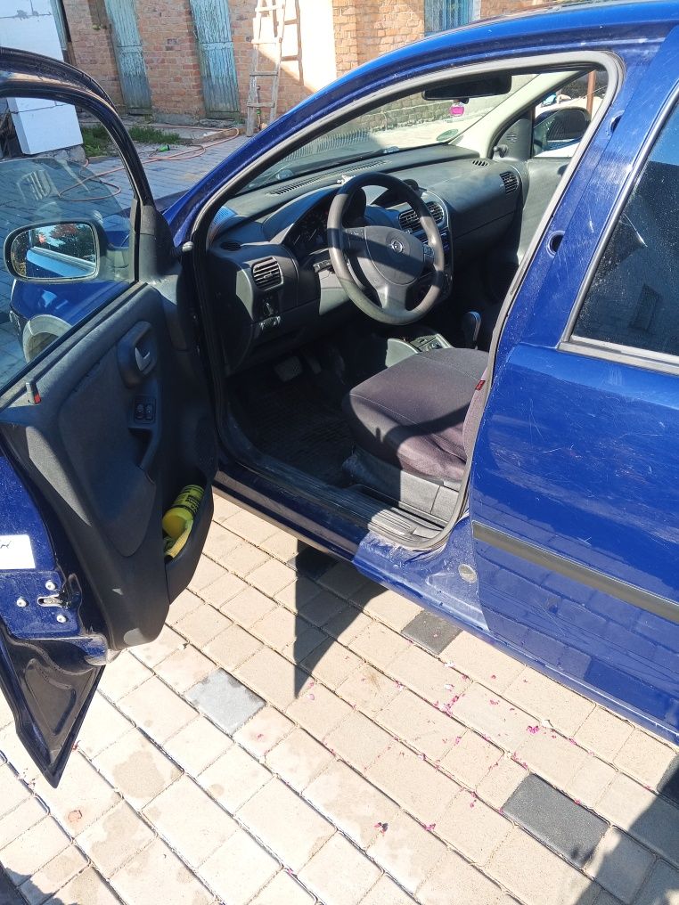 Opel corsa Автомат авто в жіночі руки