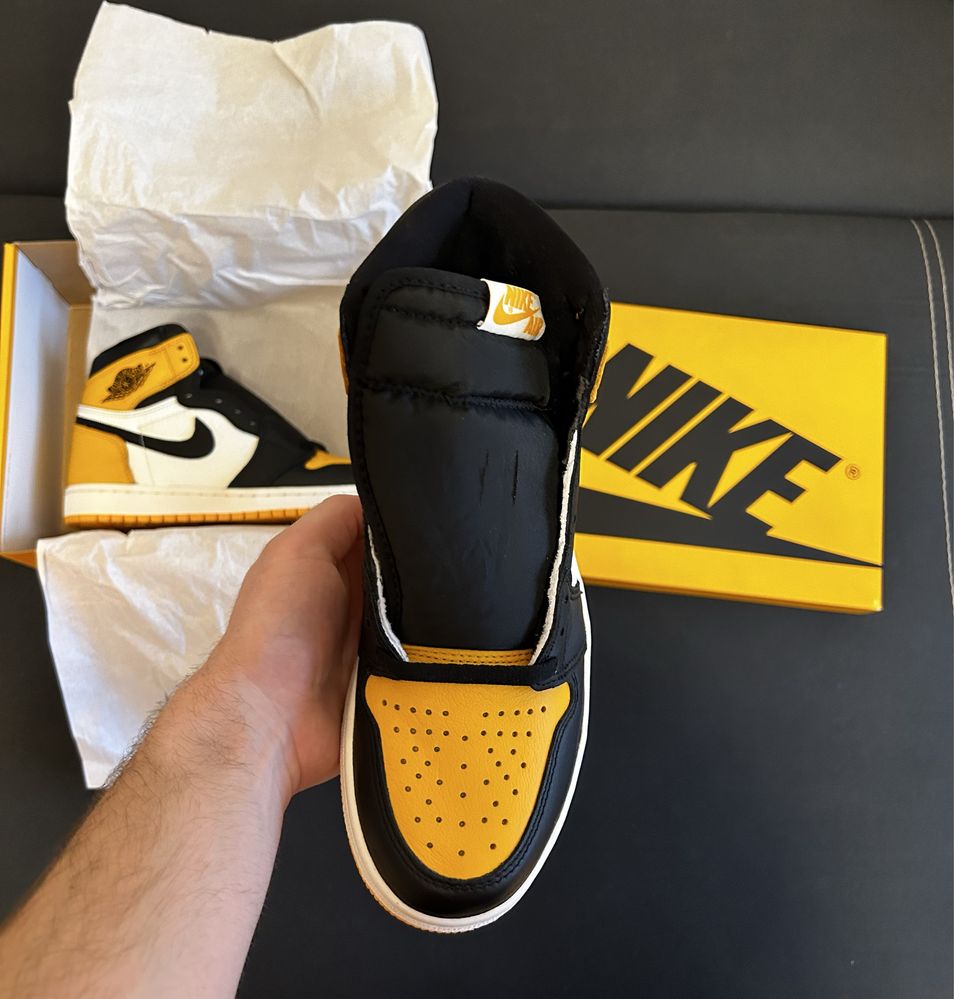 Nike  Air Jordan 1 taxi