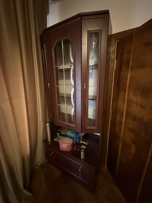 Шафа - комод зі склом