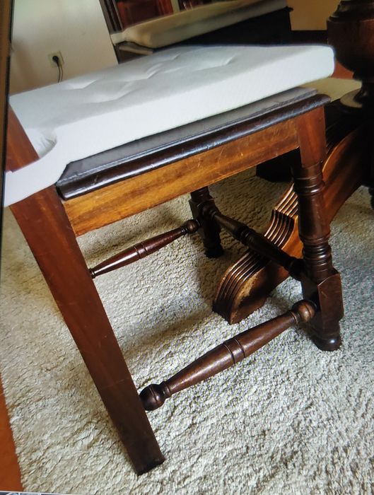 Mesa de Jantar+ 4 cadeiras