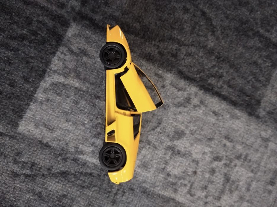 Металева колекційна машинка lamborghini