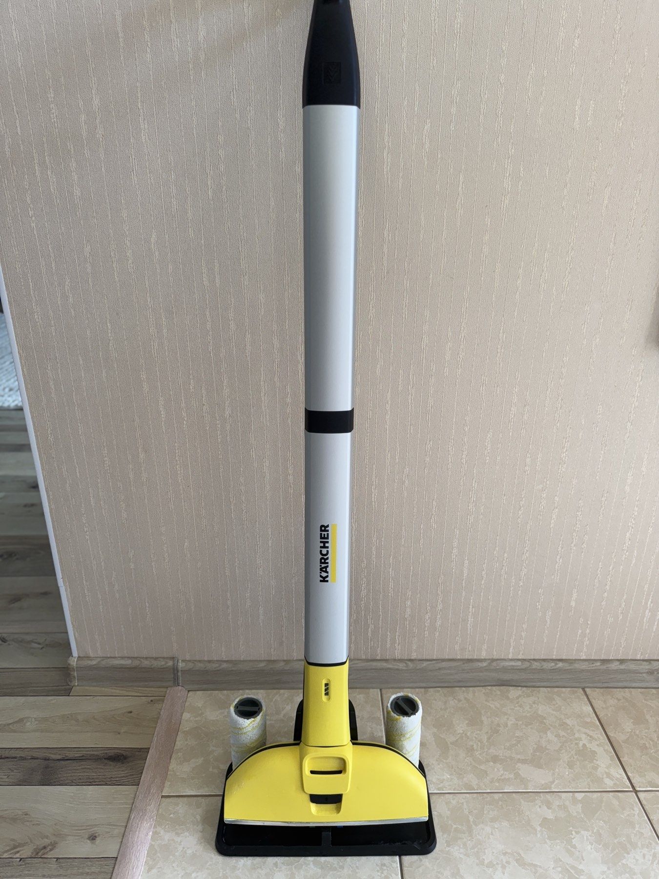 Підлогомийна машина миючий пилосос Karcher FC 3 Cordless 1.055-300.0