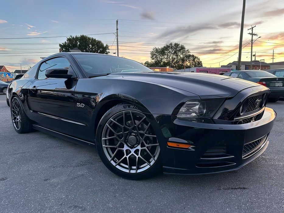 Ford Mustang GT      2014