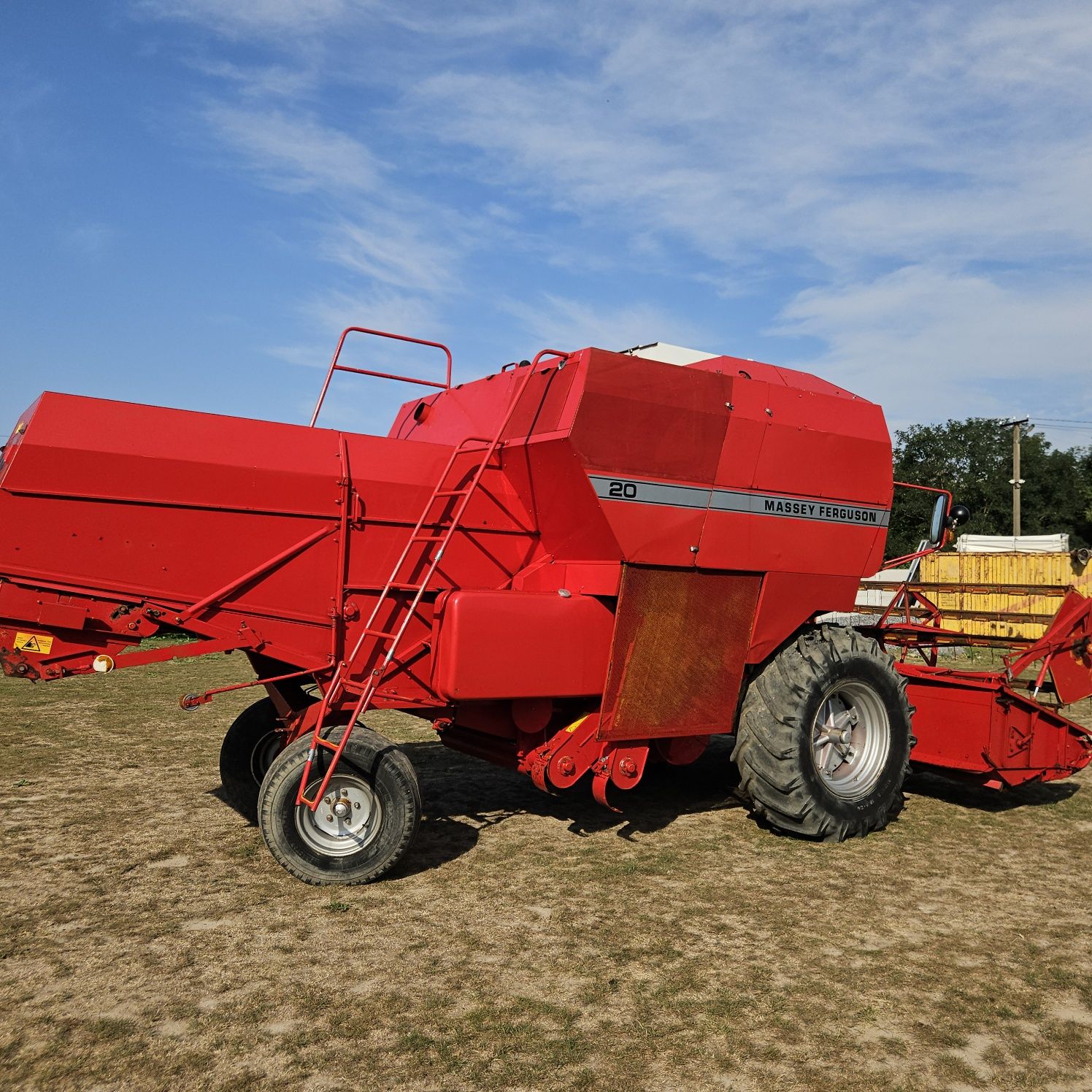Комбайн Massey ferguson 20 з Фінляндії