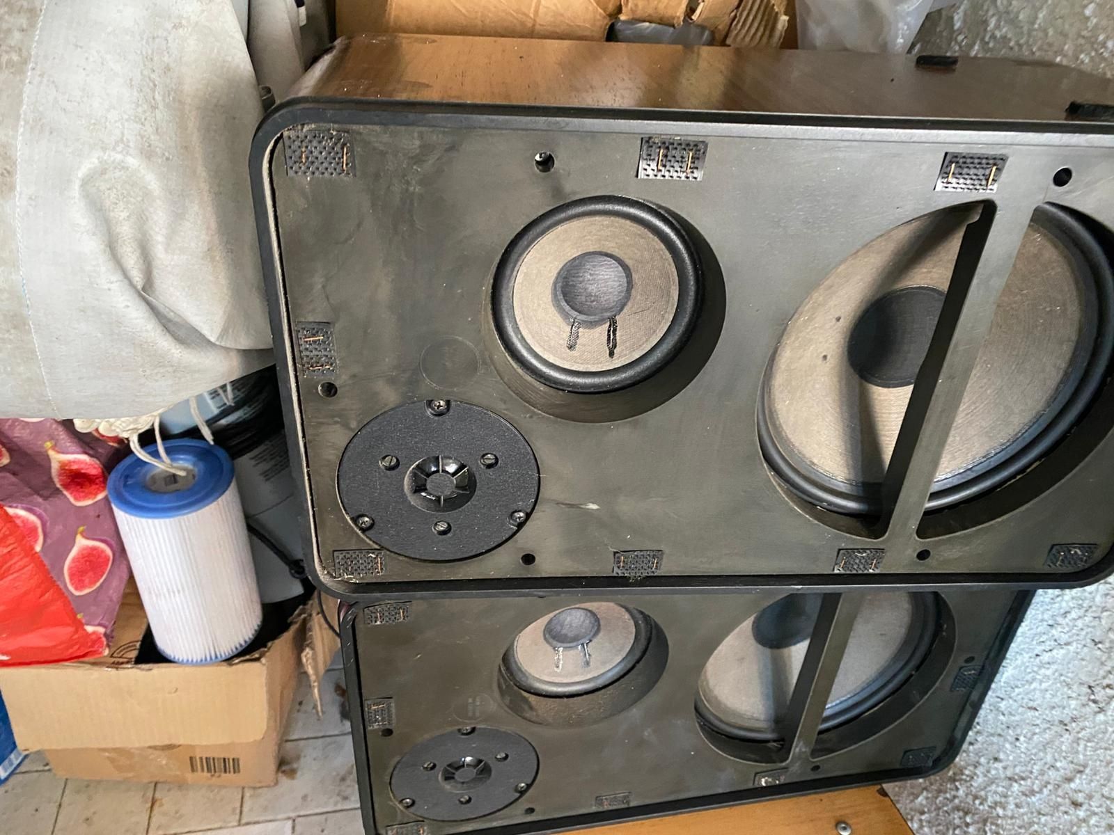 Gira discos com radio , leitor de cassetes