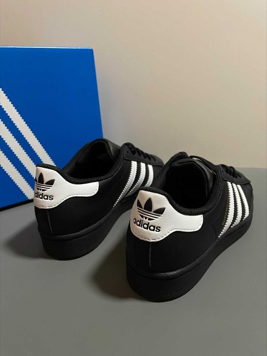 Buty damskie Trampk adidas SuperStar Cloud White Core Black R.40