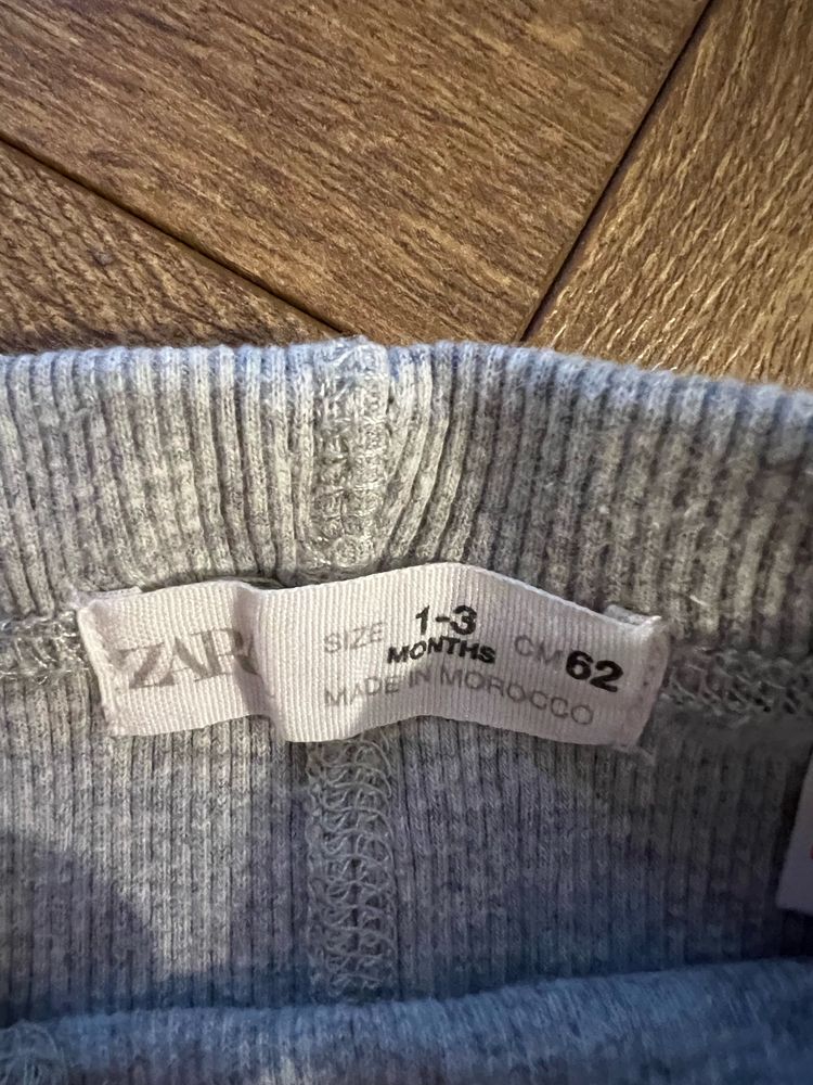 Legginsy ZARA 62 szare prążek prążkowane