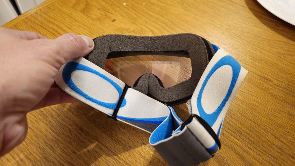 Gogle oakley czytaj opis