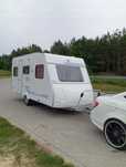 Przyczepa kempingowa Hobby Knaus Caravelair z 2008 roku.