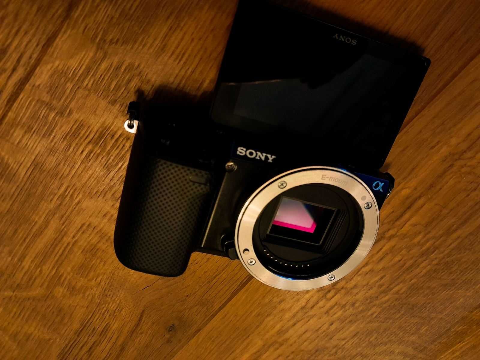 Фотоаппарат Sony NEX-5R + об'єктив + 2 акумулятори + зарядка + чоxол