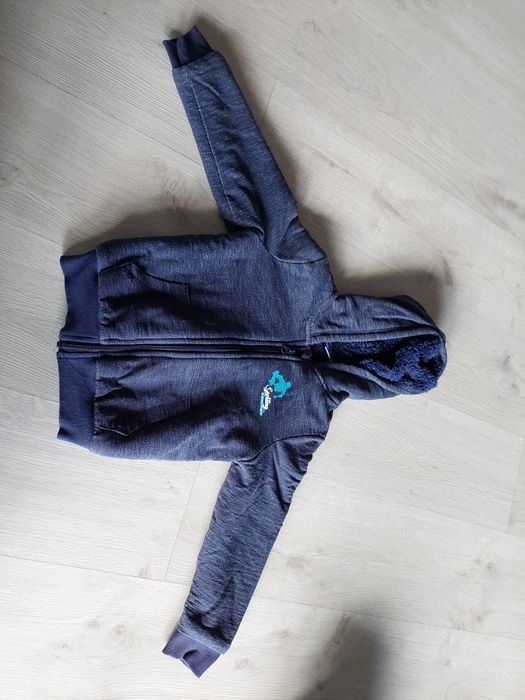 Ocieplana bluza chłopięca r. 110/116