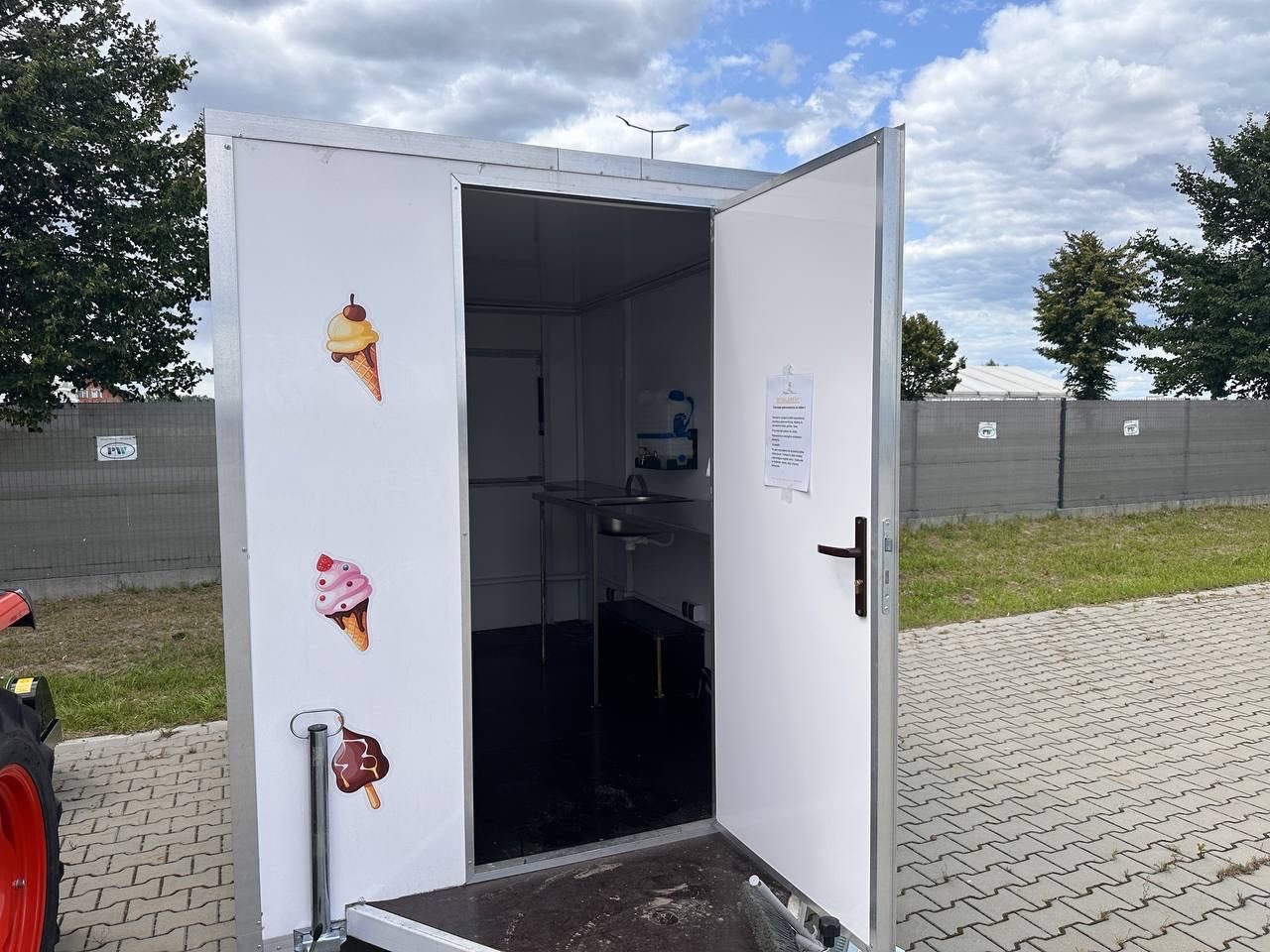 Kiosk do sprzedazy lodow