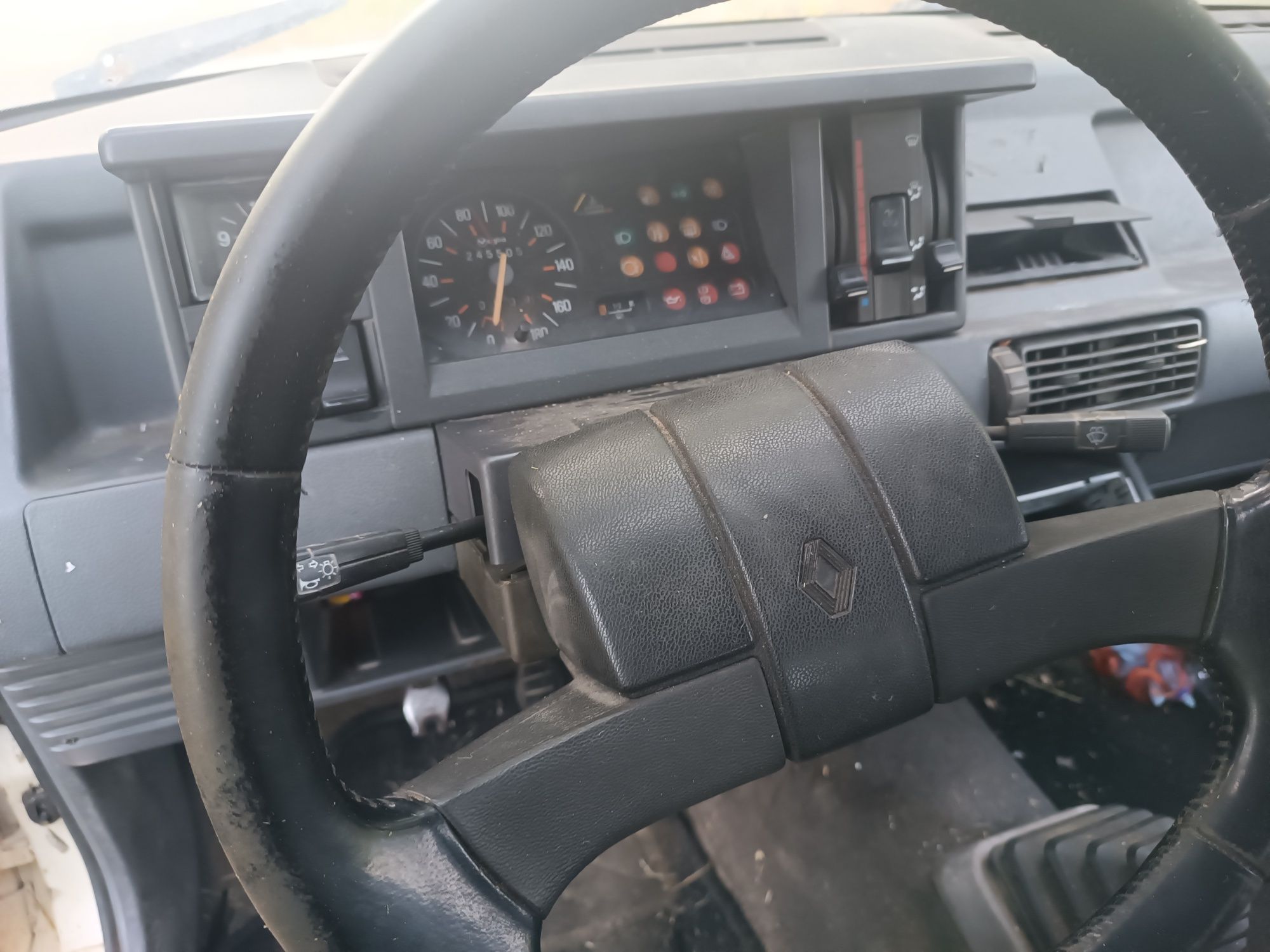 Vendo Renault express 1.9d