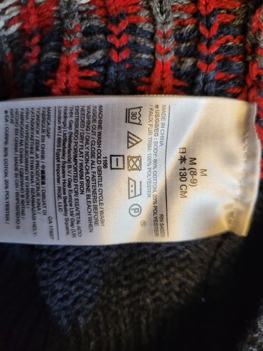 Bardzo ładny, ciepły sweterek chłopięcy rozm. 128/134