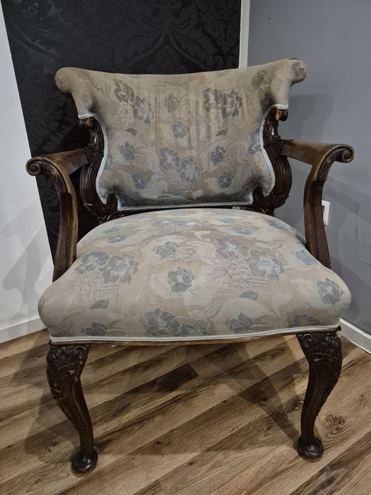 Fotel w stylu pałacowym vintage drewno
