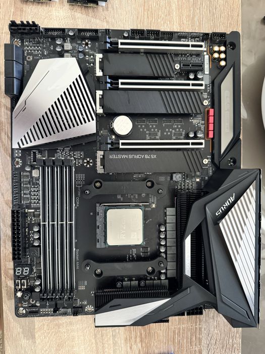 Gigabyte X570 Aorus Master