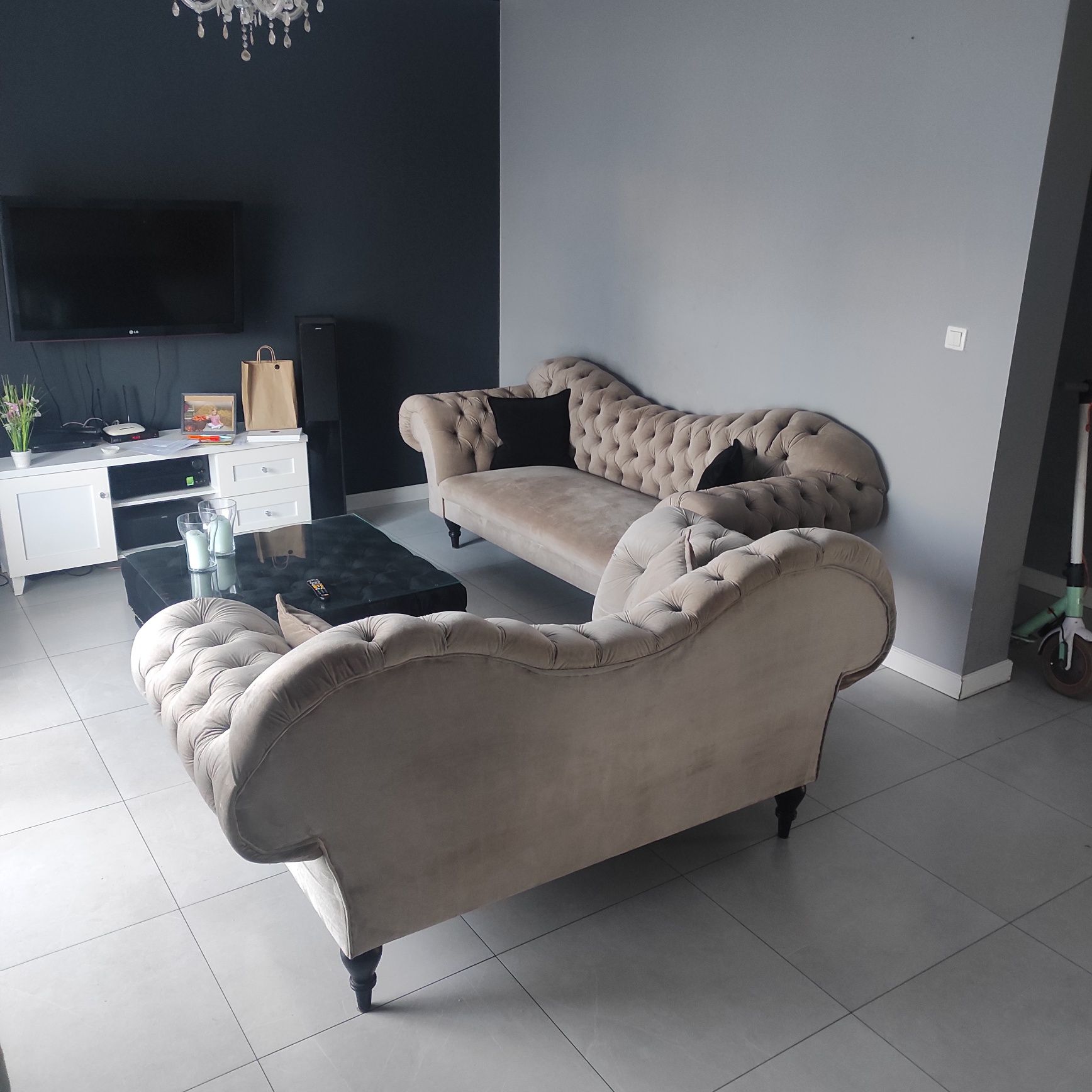 Sofa sofy + stolik - pufa, komplet mebli salon chesterfield Meble Diam