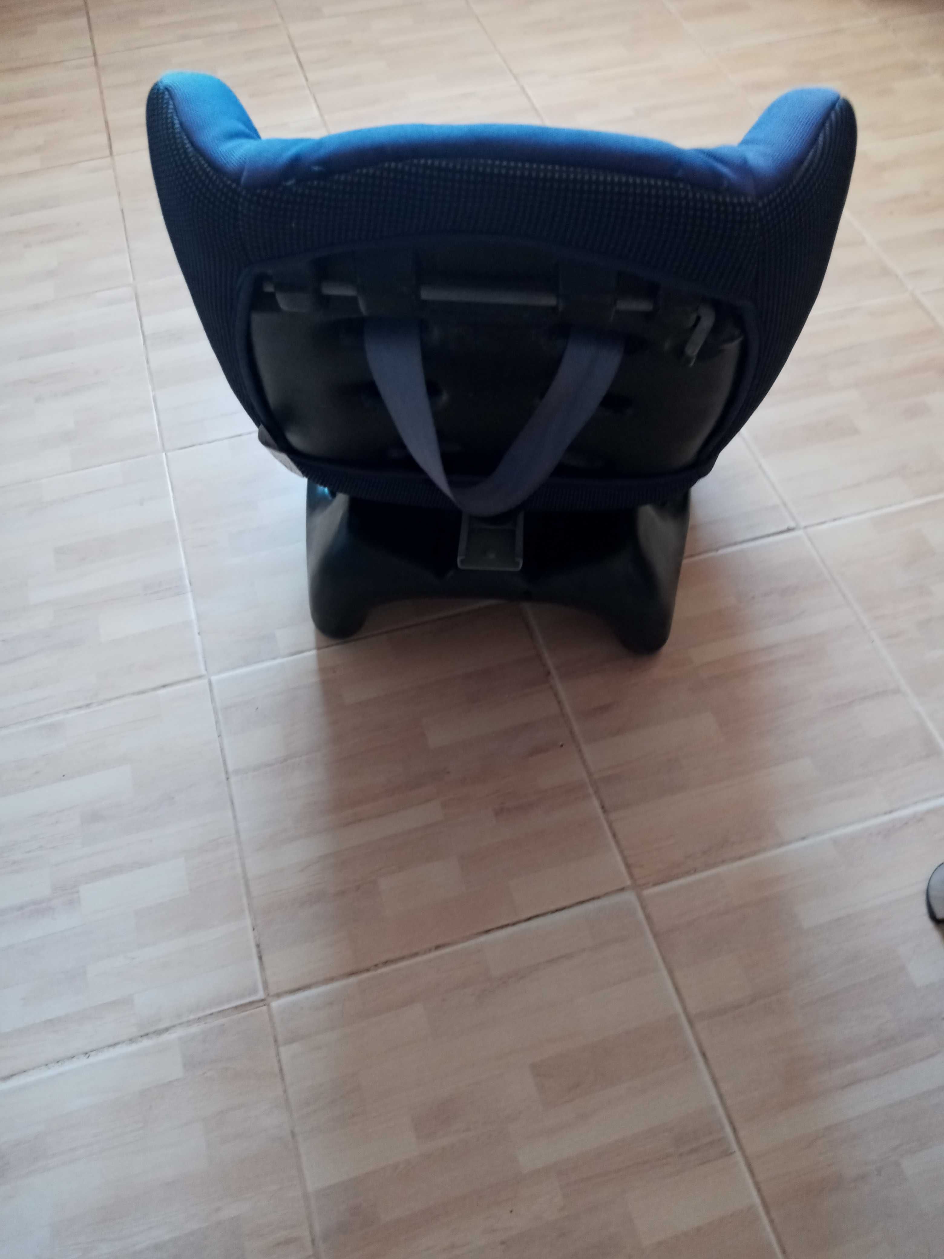 Cadeira auto em bom estado