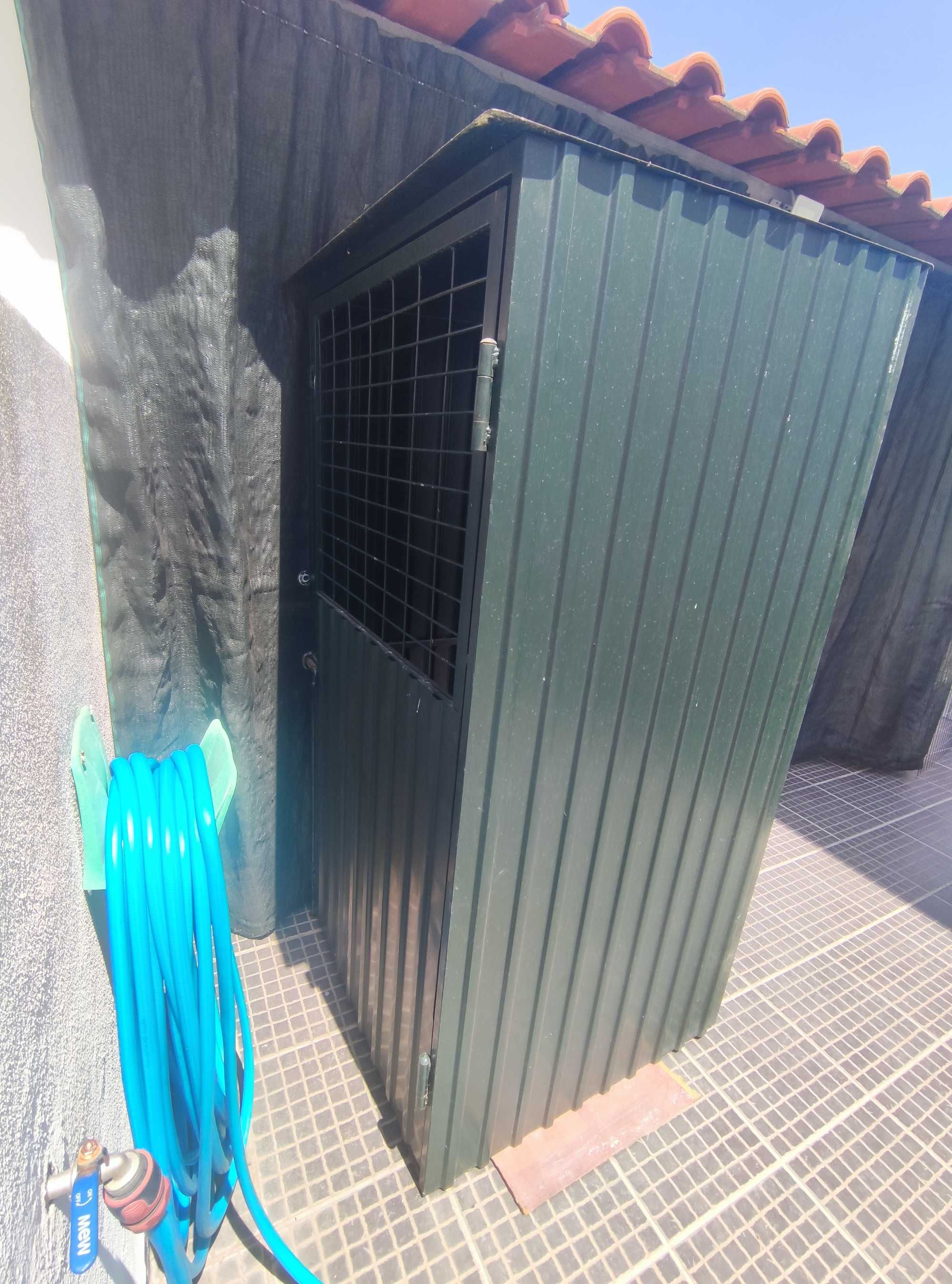 CASA/Armário de metal para Botijas de GÁS ou arrumos - EXTERIOR