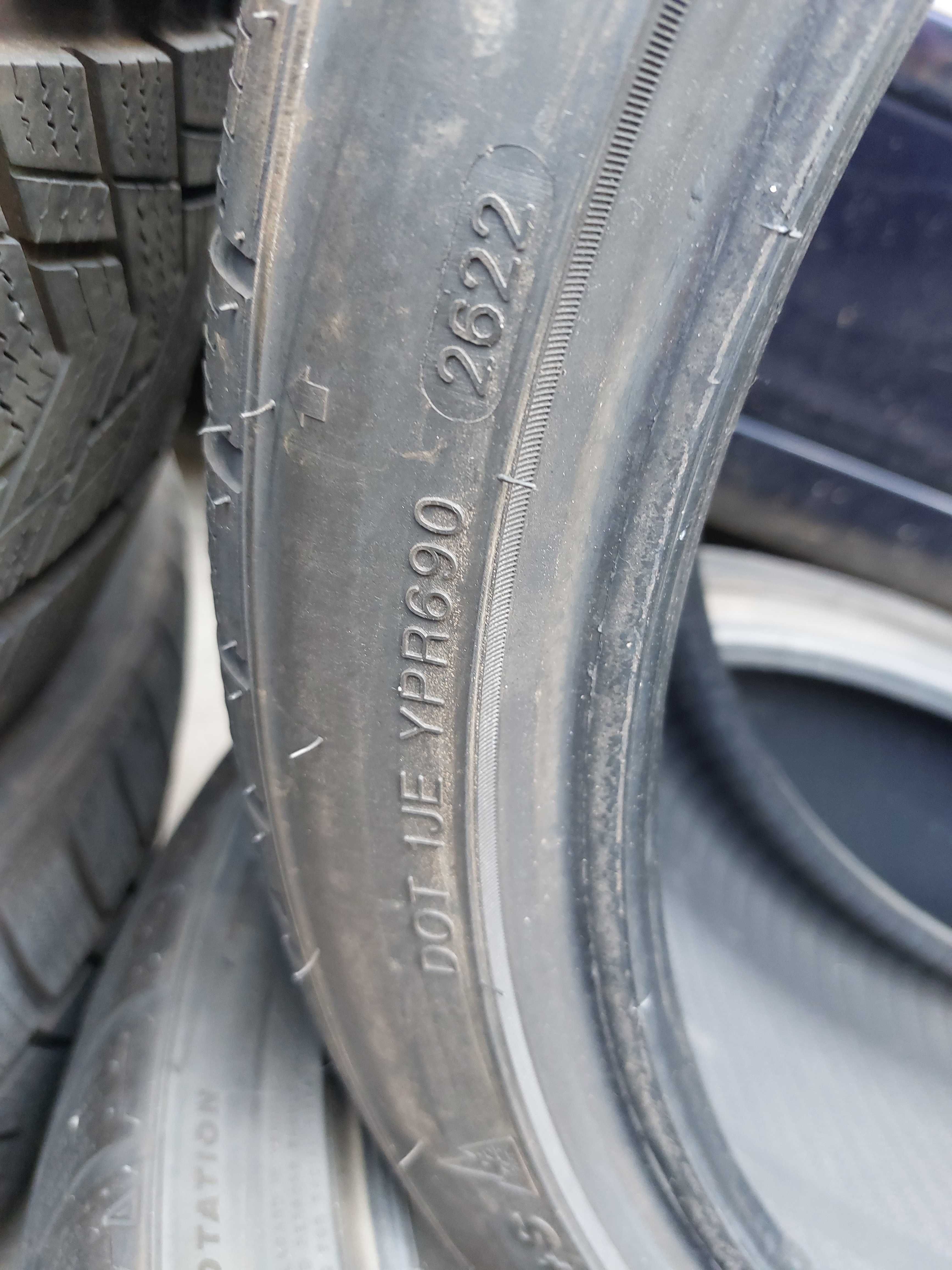 komplet opon zimowych Tracmax S330 245/35 R20 95 V XL
