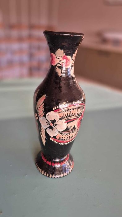 Drewniany komplet folk – karafka, 5 kieliszków, taca, wazon