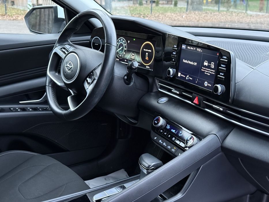 Hyundai Elantra 2021