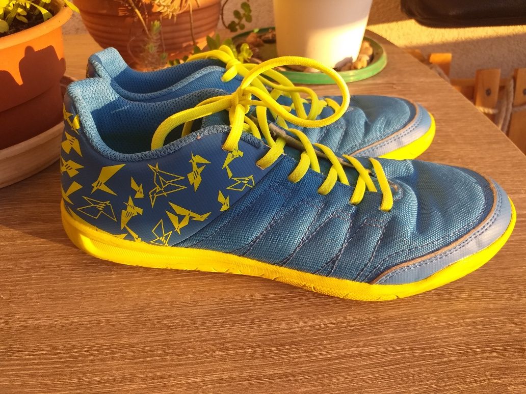 Buty sportowe Kipsta z Decathlon - rozm. 37, dł. wkładki 23.5 cm