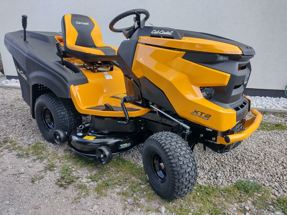 Traktorek kosiarka Cub Cadet XT2 QR106  Kawasaki V 2 cylindrowy kosz