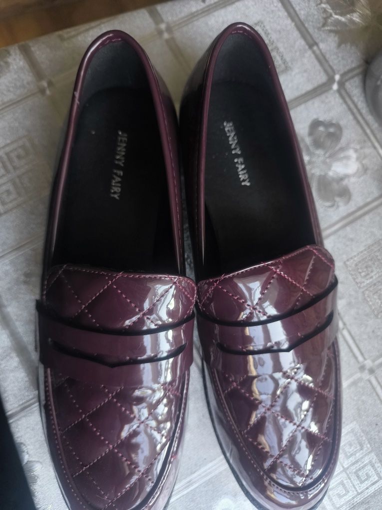 Mokasyny bordo lakierowane