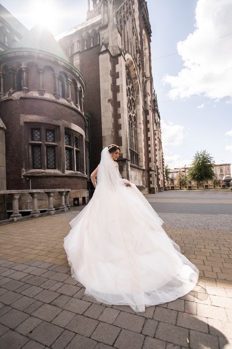 Весільна сукня