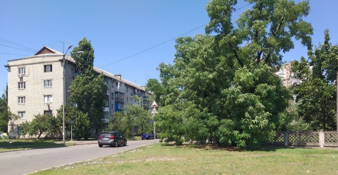 М.Чернiгiвська. Продаж 3 -х к квартири, вул. Юрія Поправки.