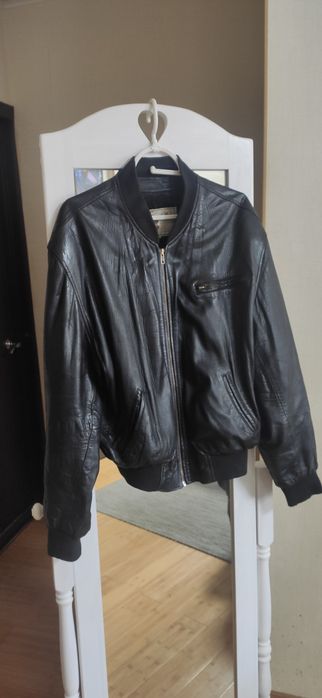 Продам бомбер, пилот, косуха, мотокуртка. A.M.I.