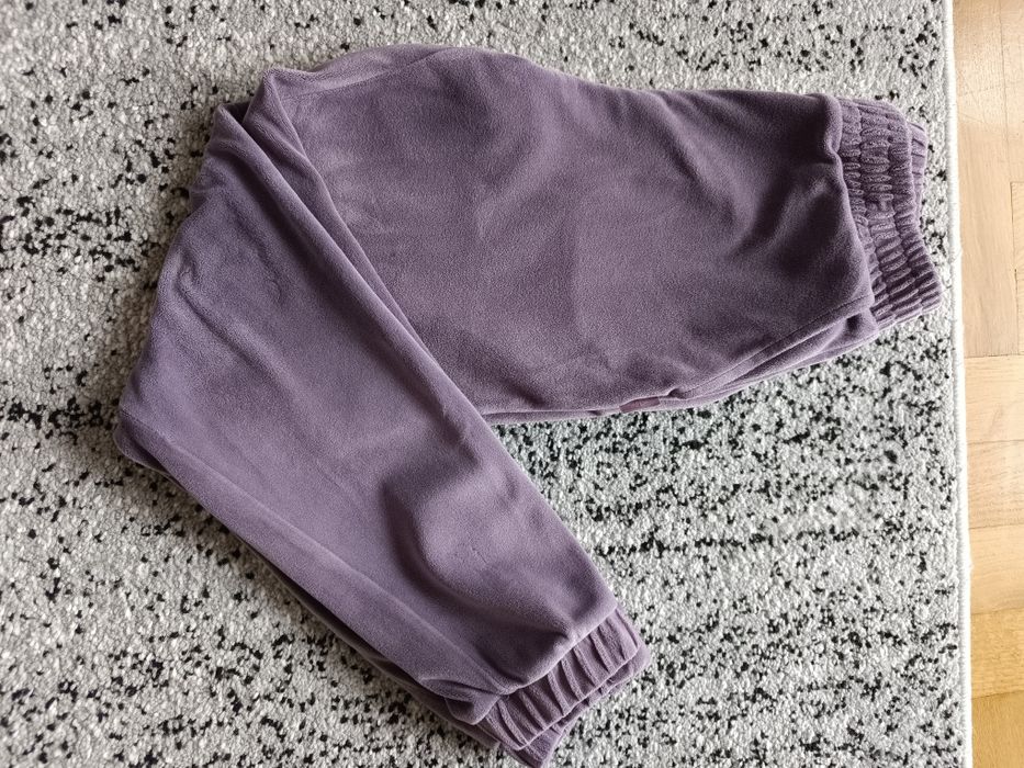 4F Welurowe spodnie dla dziewczynki rozmiar 140