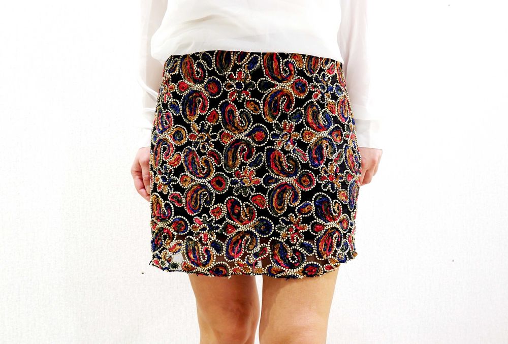 Юбка короткая ZARA с вышивкой desigual рисунком шикарная летняя