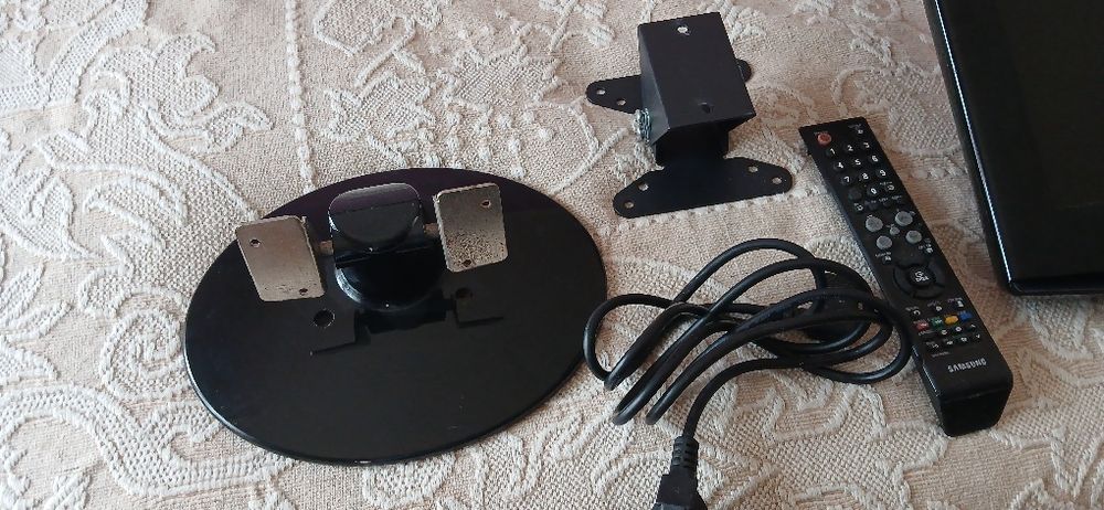 Tv Samsung de quarto ou cozinha