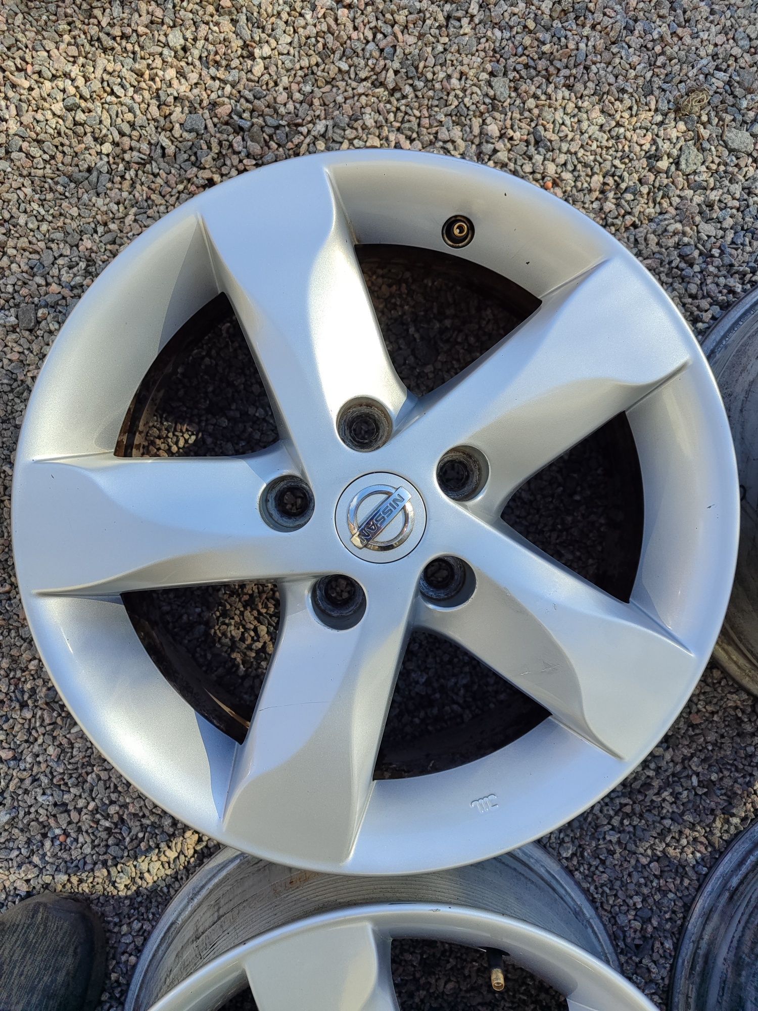 Диски Nissan R-16. 5×114.3. ET-40. Dia-66.1. J-6.5