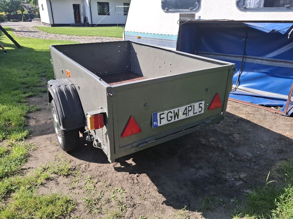 Przyczepa przyczepka samochodowa