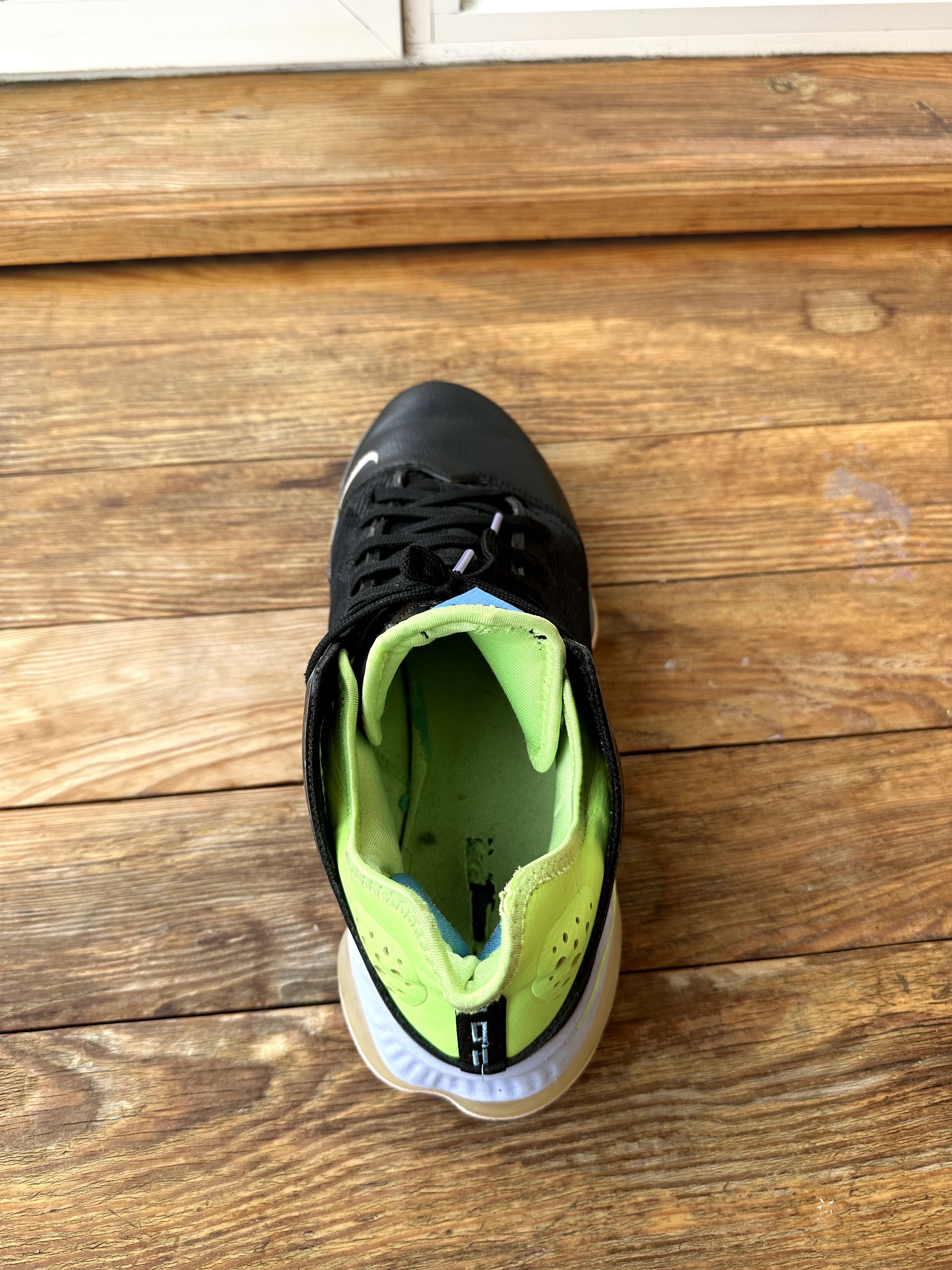 Баскетбольні Кросівки Lebron 19 Low (Оригінал)