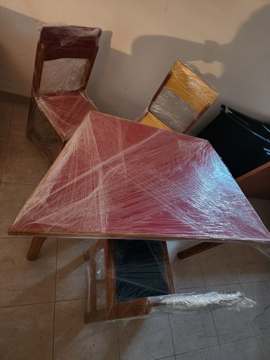 Conjunto Mesa e Cadeiras criança