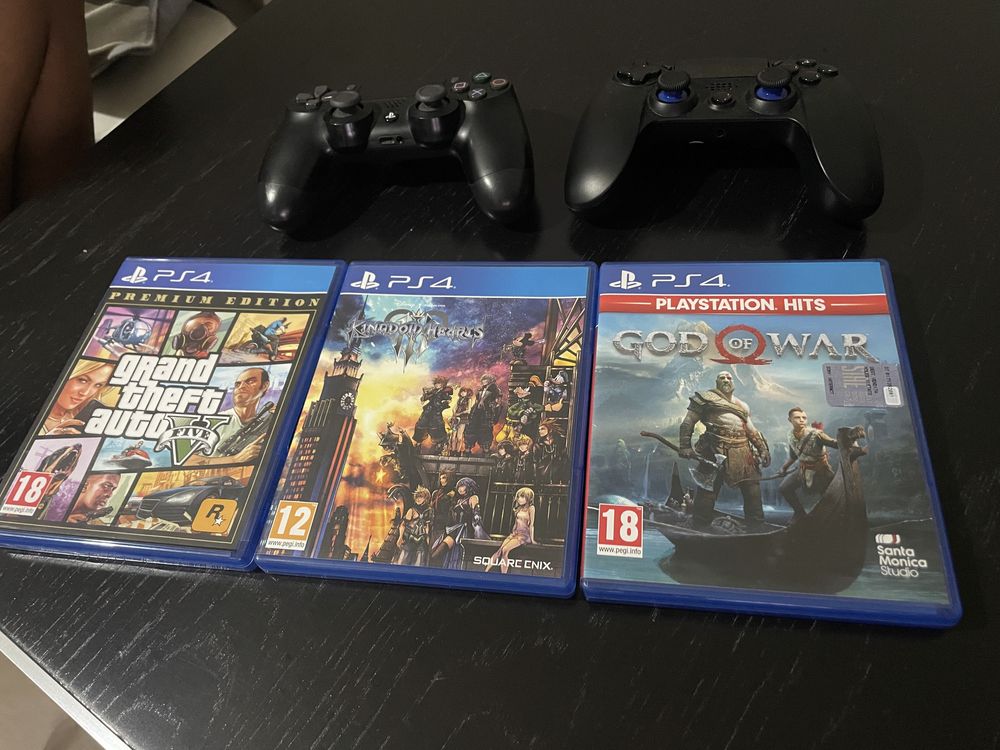 PlayStation 4 Slim 500GB + 2 Controles + 3 Jogos